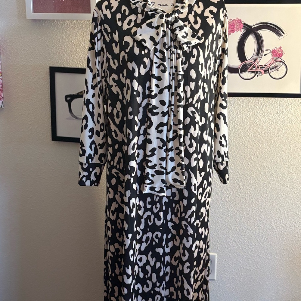 Chic custom handmade Leopard Print Dress with Bow - Picture 1 of 1